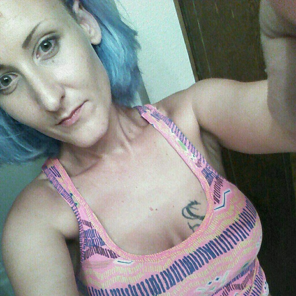 Meet your Posher, Elizabeth - Picture 1 of 1